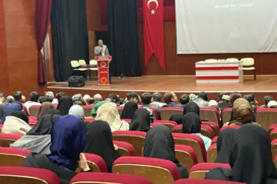 Kızıltepe'de "Yolumuzu Aydınlatan Yıldızlar" programı gerçekleştirildi