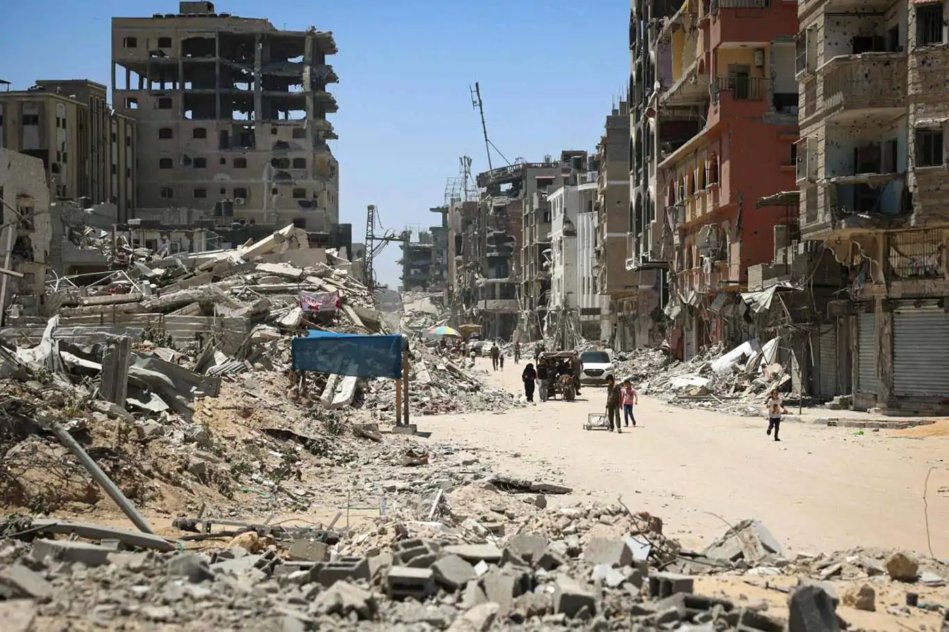 Siyonist rejim ateşkesi ihlal ediyor: Gazze'nin doğusunda yoğun bombardıman