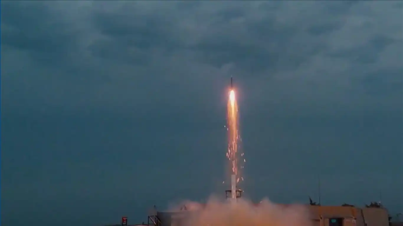 تركيا تنجح في اختبار صاروخ دفاع جوي متوسط المدى للمنصات البحرية