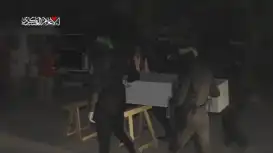 القسام تسلم جثمان أسير إسرائيلي آخر للصليب الأحمر التزامًا بالاتفاق