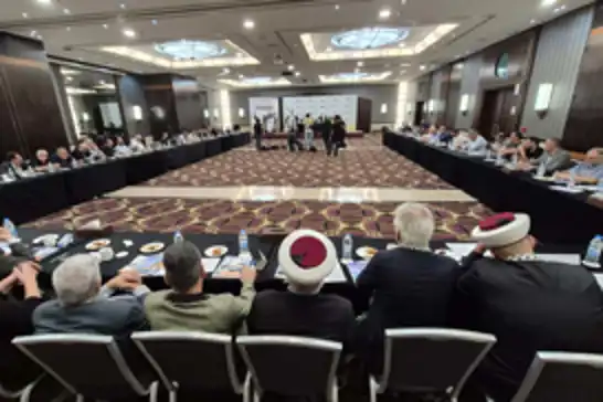 Beyrut'ta "Direnişi destekleme belgesi: Direnişin silahı, ümmetin onurudur