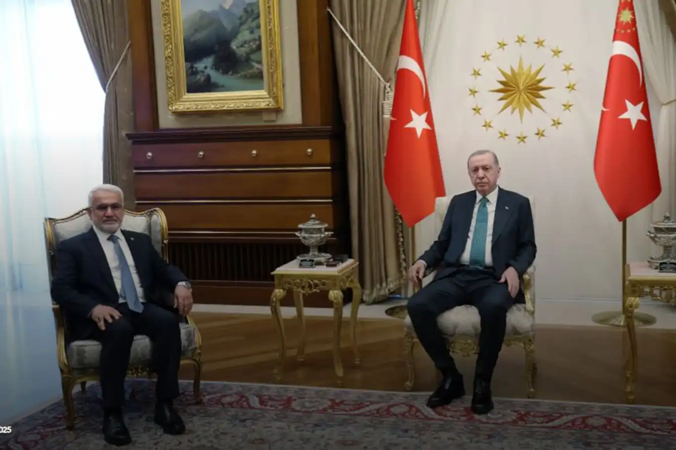 President Erdoğan meets with HÜDA PAR Chairman at Presidential Complex