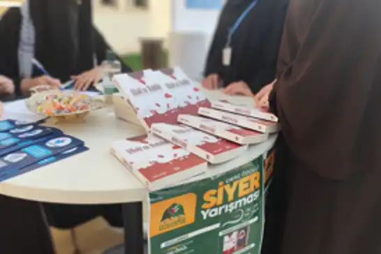 İdeal Gençlik Hanım Topluluğu tarafından siyer yarışması için stant açıldı