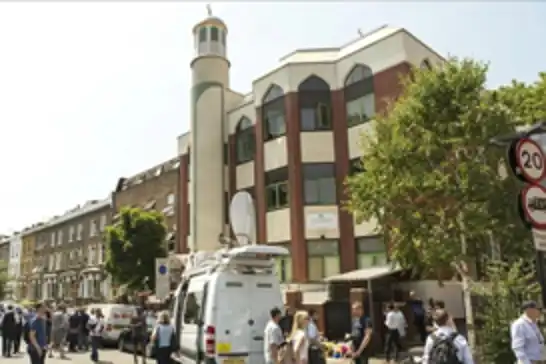 خلال 3 أشهر..27 اعتداء على 25 مسجداً في إنجلترا  