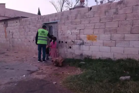 Umut Kervanı Akçakale'de her ay düzenli gıda yardımında bulunuyor