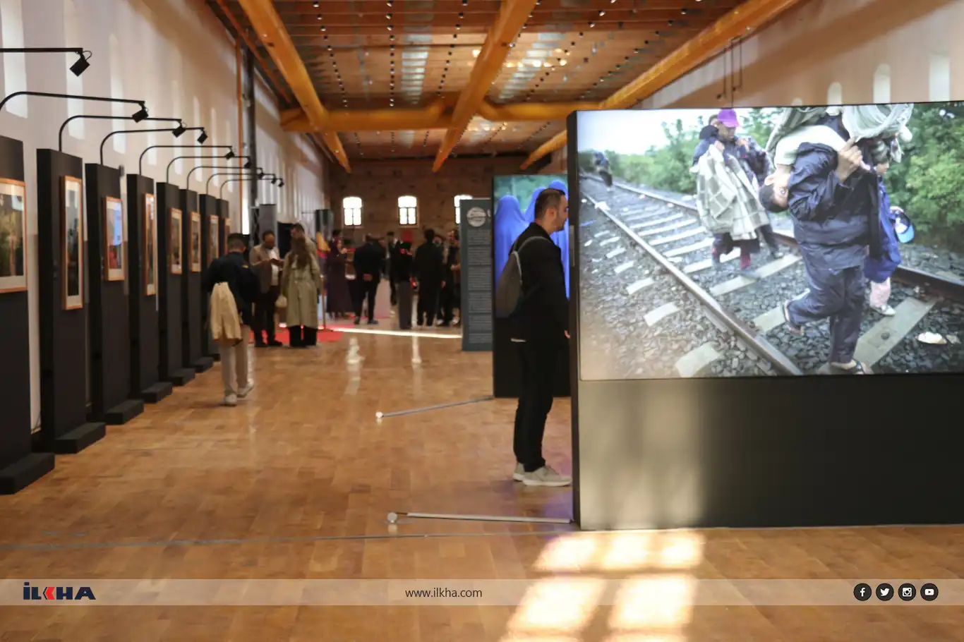 Palestinian photographer Muhammed Muhaisen brings global human stories to Istanbul