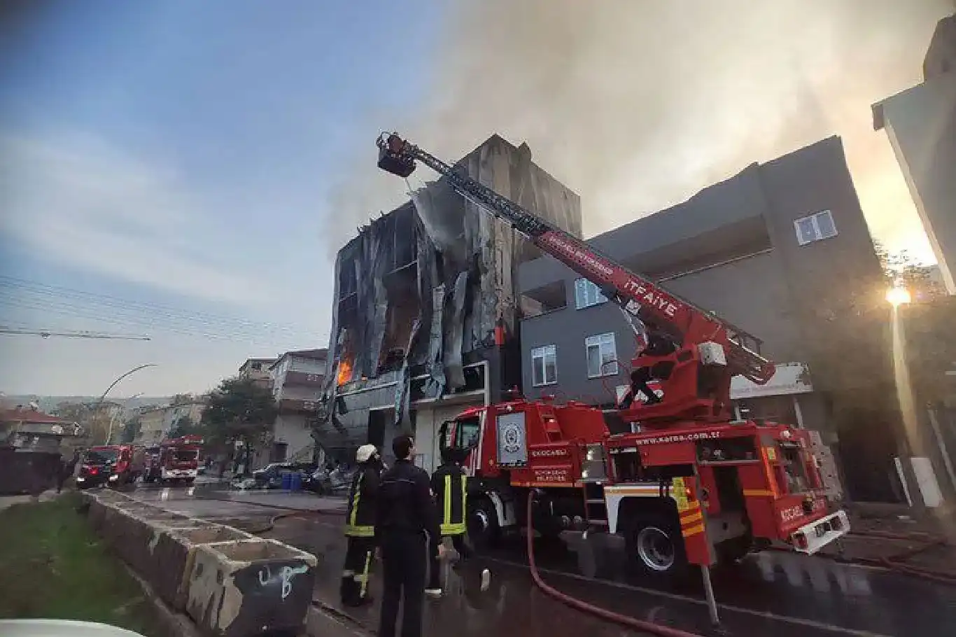 ارتفاع عدد الموقوفين في قضية حريق مصنع كوجالي إلى 11 شخصًا