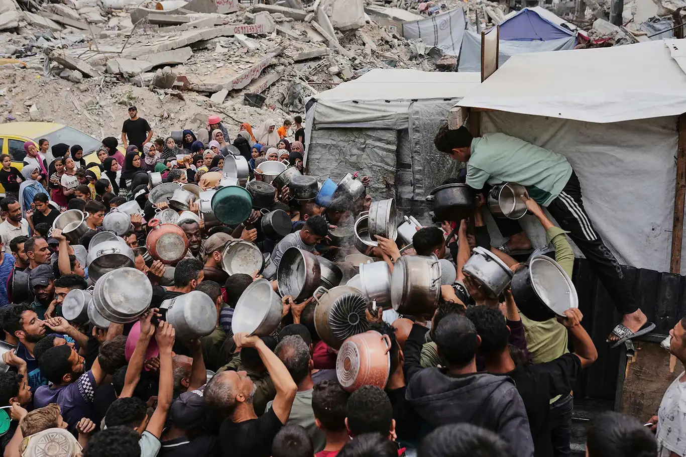 الاحتلال الصهيوني يواصل سياسة تجويع سكان غزة رغم سريان الهدنة