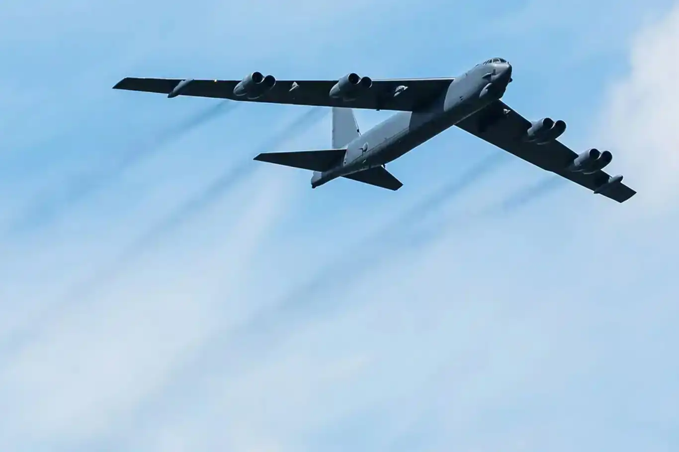 الولايات المتحدة ترسل قاذفات استراتيجية إلى أوروبا