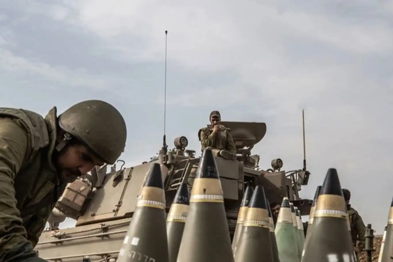 الإبادة الجماعية تُثري عمالقة صناعة السلاح..مبيعات الأسلحة العالمية تسجّل رقماً قياسياً في 2024