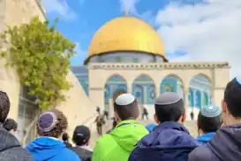 تحت حماية قوات الاحتلال..عصابات المستوطنين تواصل اقتحاماتها الدنيئة للمسجد الأقصى