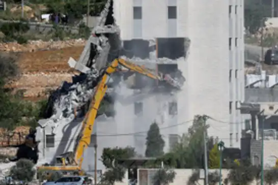 Israeli forces continue devastating assaults in Jenin, over 700 homes damaged