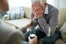 Alzheimer hastalarına yaklaşımda empati ve sabır önemli!