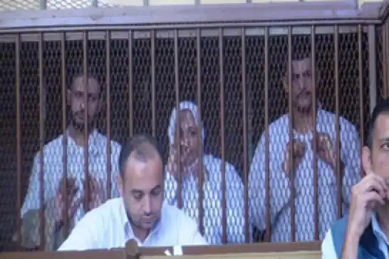 قرار ترامب بشأن الإخوان المسلمين: كيف سيؤثر على المحاكمات الجماعية في مصر؟