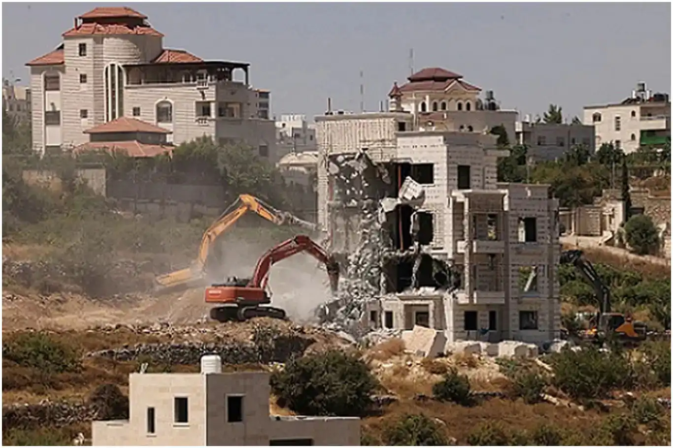 حماس تحذّر من تصعيد سياسة النهب الاستيطاني للأراضي الفلسطينية بالضفة