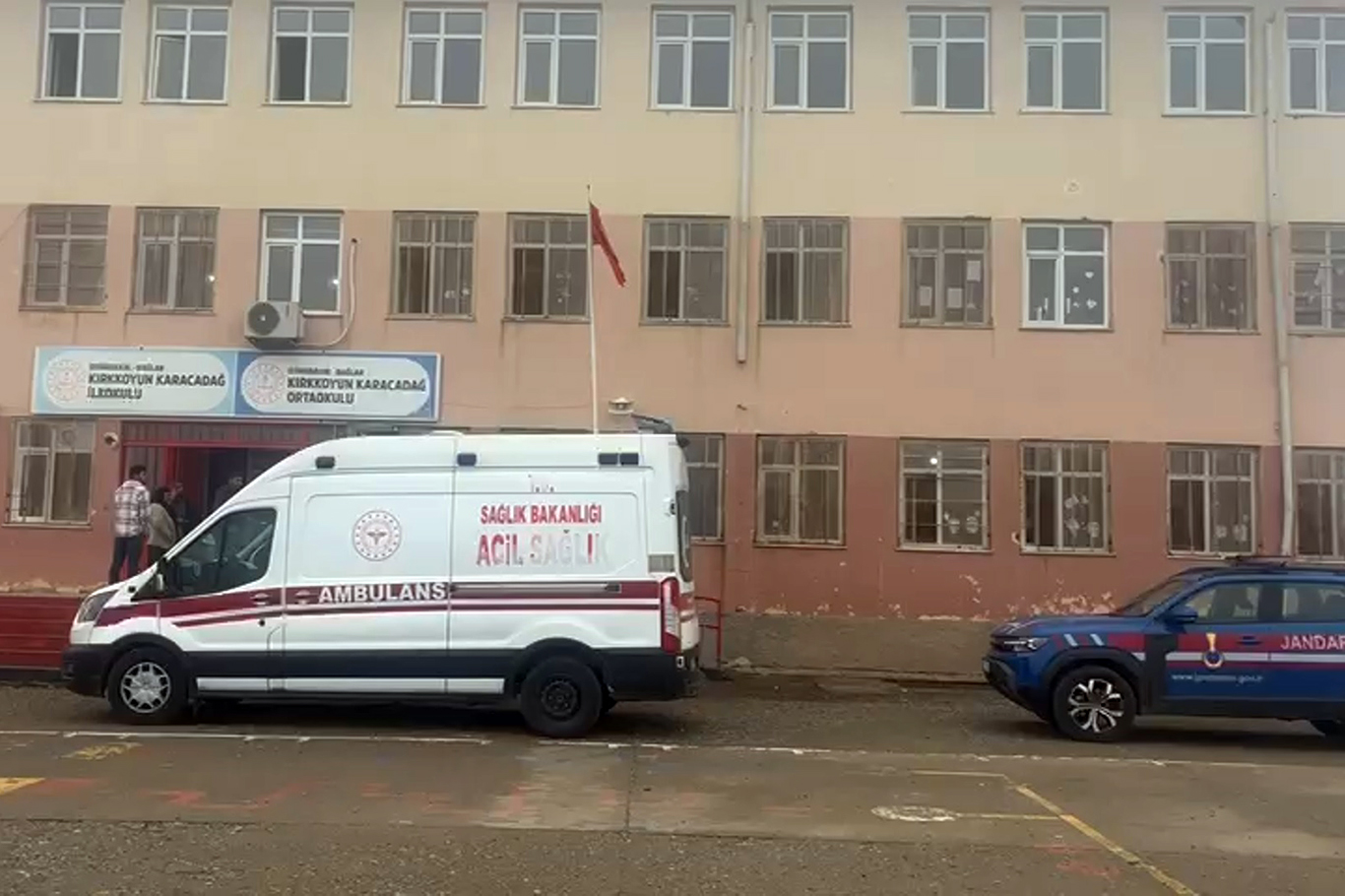 Okulda zehirlenme vakası: 13 öğrenci tedavi altına alındı