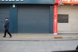 Elektrik kesintisi nedeni ile esnaf kepenk açamadı