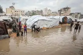 آنروا: چادرها در غزه زیر آب مانده، خطر بیماری‌ها افزایش می‌یابد
