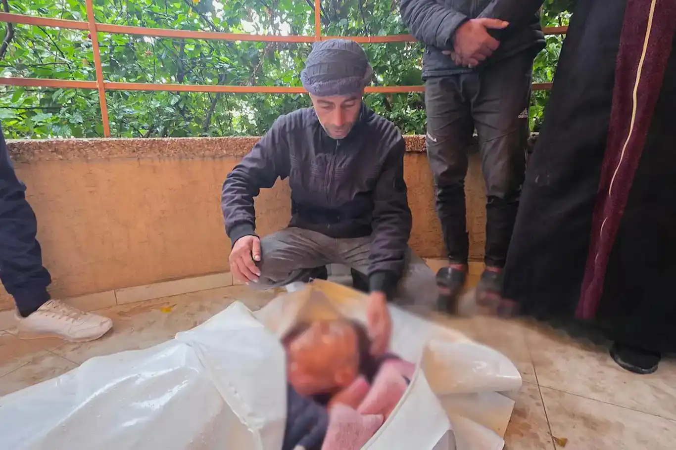 Rejima sîyonîst digle agirbestê êrîş dike: 3 şehîd, gelek birîndar hene