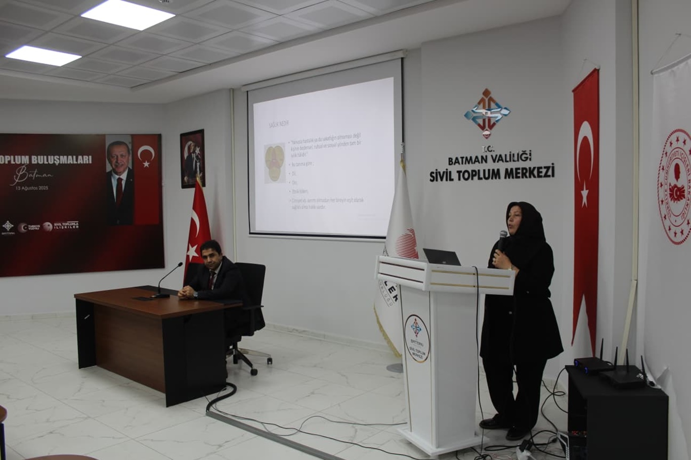 Batman'da muhtarlara sağlık hizmetleri hakkında bilgilendirme yapıldı