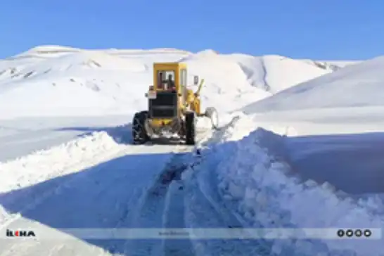 Heavy snowfall disrupts life across eastern and northern Türkiye