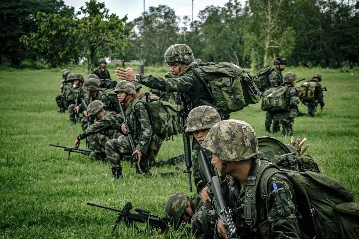 Kamboçya, Tayland ile tüm sınır geçişlerini askıya aldı