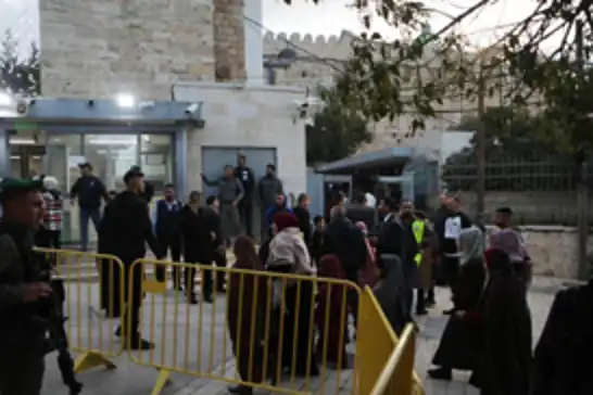 وزارة الأوقاف الفلسطينية تدين إغلاق الاحتلال الصهيوني لبوابات المسجد الإبراهيمي