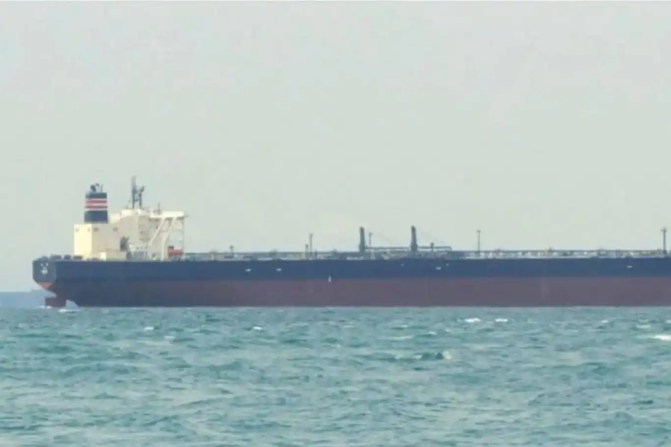 نيجيريا تنفي صلتها بناقلة نفط احتجزتها القوات الأميركية