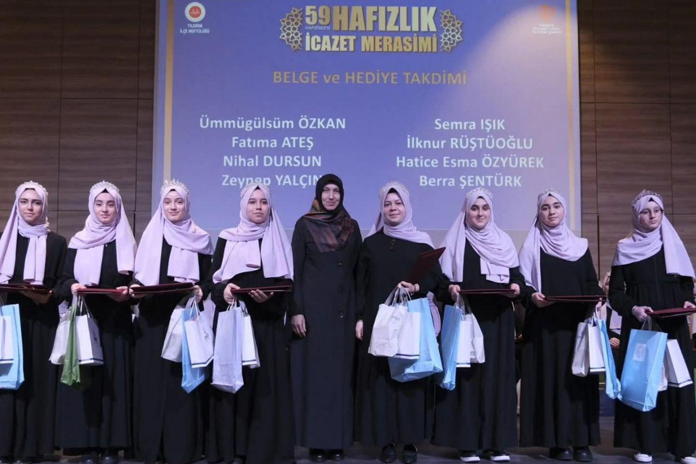 Bursa’da hafızlığını tamamlayan 59 öğrenci için icazet tören yapıldı