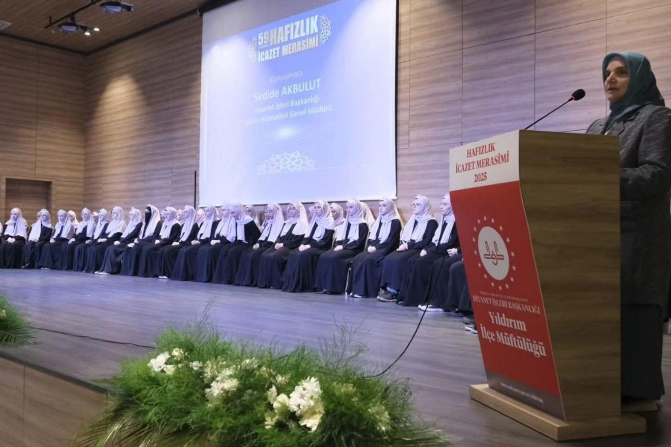 Bursa’da hafızlığını tamamlayan 59 öğrenci için icazet tören yapıldı