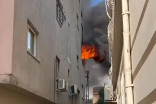 Cizre'de bir evde çıkan yangında ev kullanılamaz hale geldi