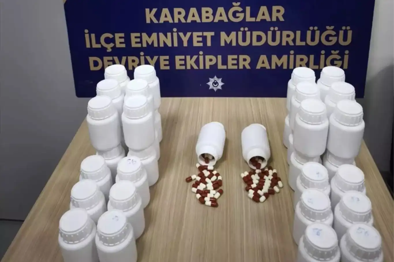 İzmir'de uyuşturucu operasyonu: 2 gözaltı