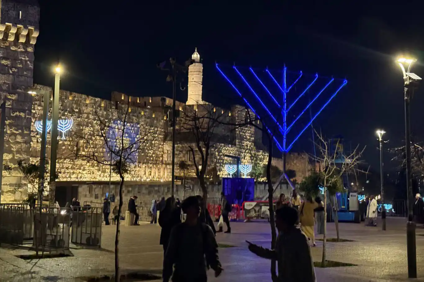 Kudüs'te tehditkâr provokasyon: Burak Duvarı'na baskın ve tehvid sloganları