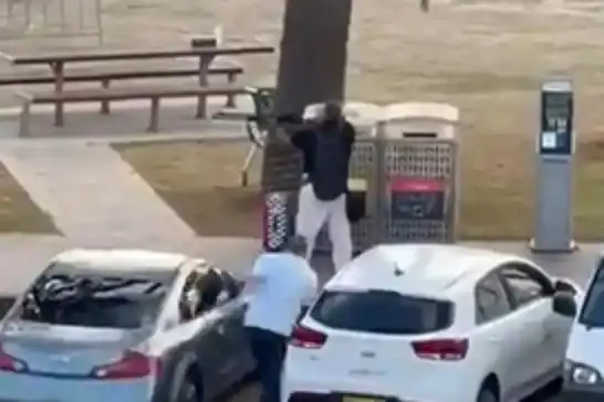 الحكومة الأسترالية تتفق على تشديد قوانين السلاح عقب هجوم مسلح جماعي