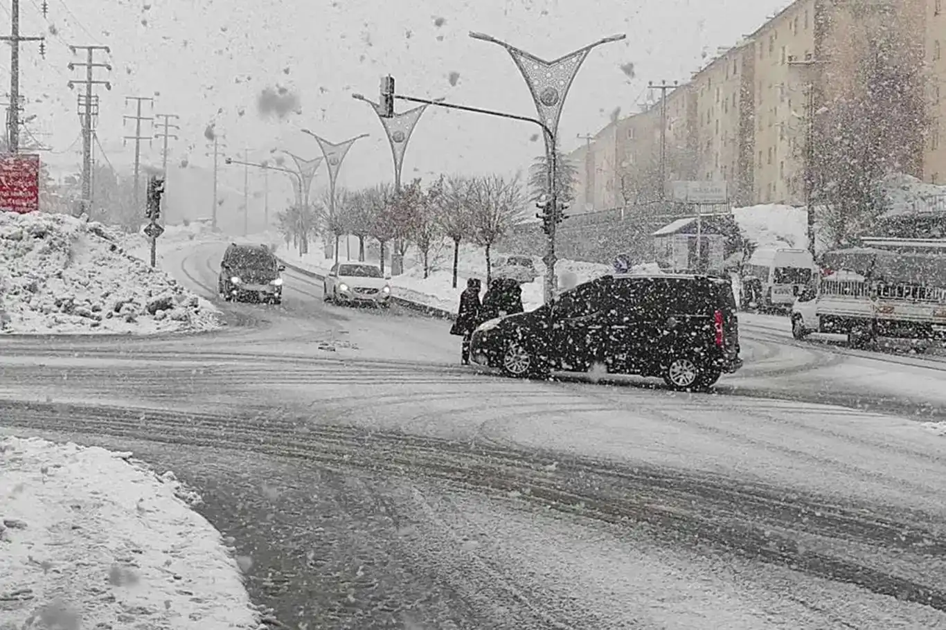 Servîsa Meteorolojîyê hişyariya berf, barana zêde û bayê xurt da