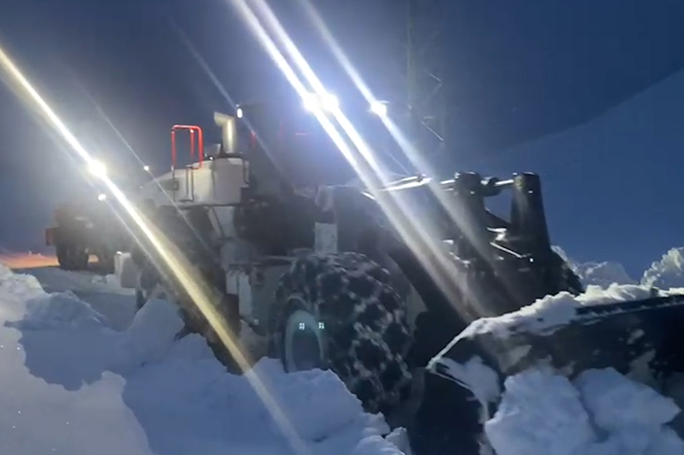 Şırnak’ta kar mesaisi devam ediyor