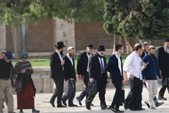 Siyonistler, Mescid-i Aksa avlusuna geniş çaplı baskınlar düzenledi