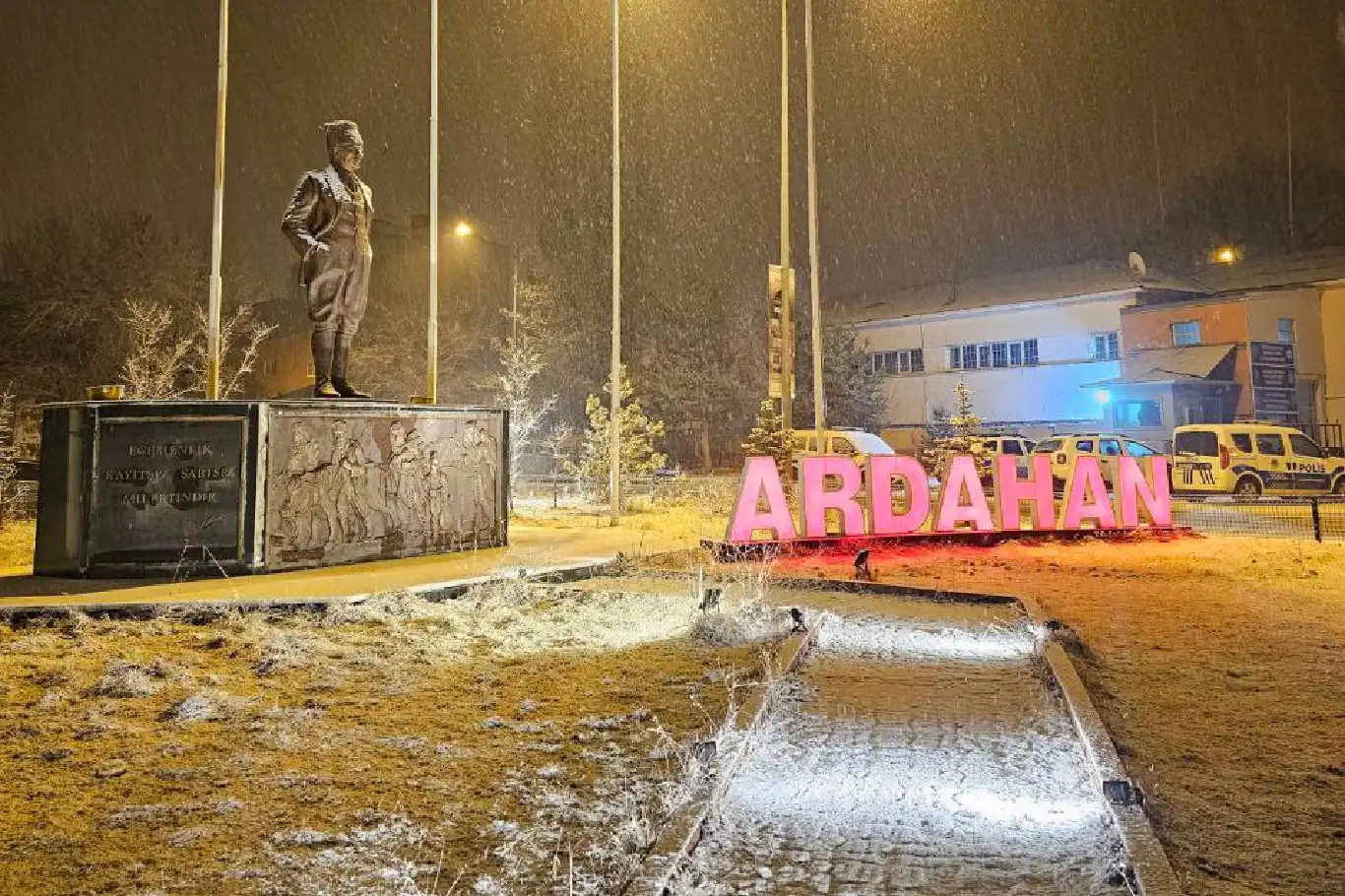Ardahan’da kar yağışı etkisini sürdürüyor