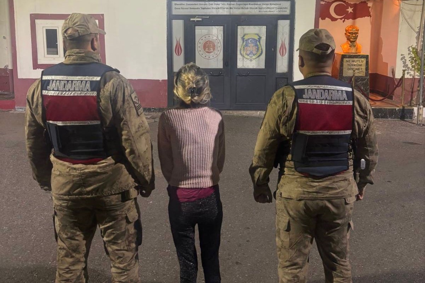 Batman'da aranan şahıslara yönelik operasyonlarda 17 kişi yakalandı