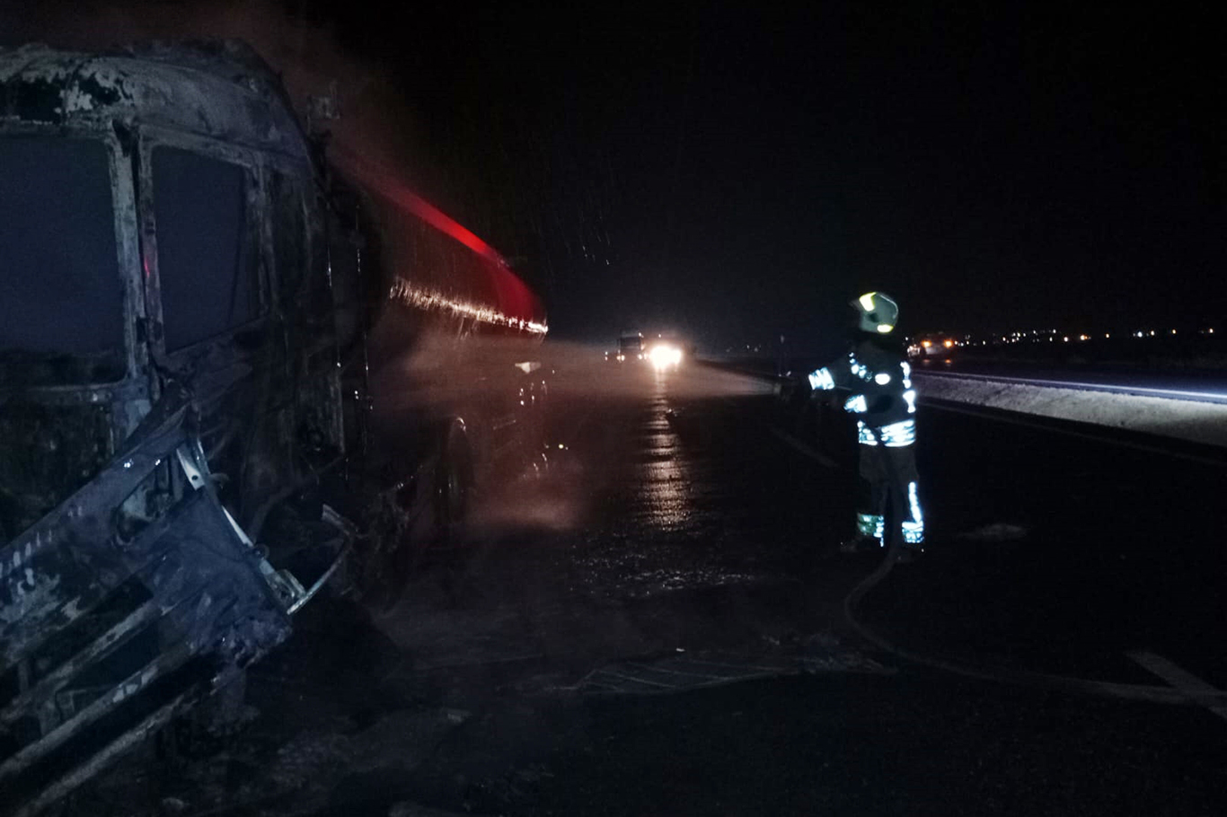 Şırnak'ta seyir halindeki tanker alev aldı