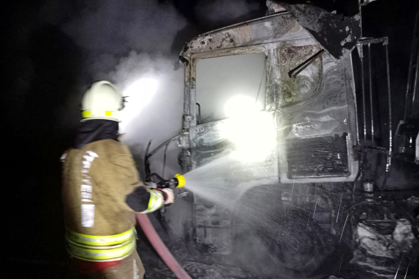 Şırnak'ta seyir halindeki tanker alev aldı