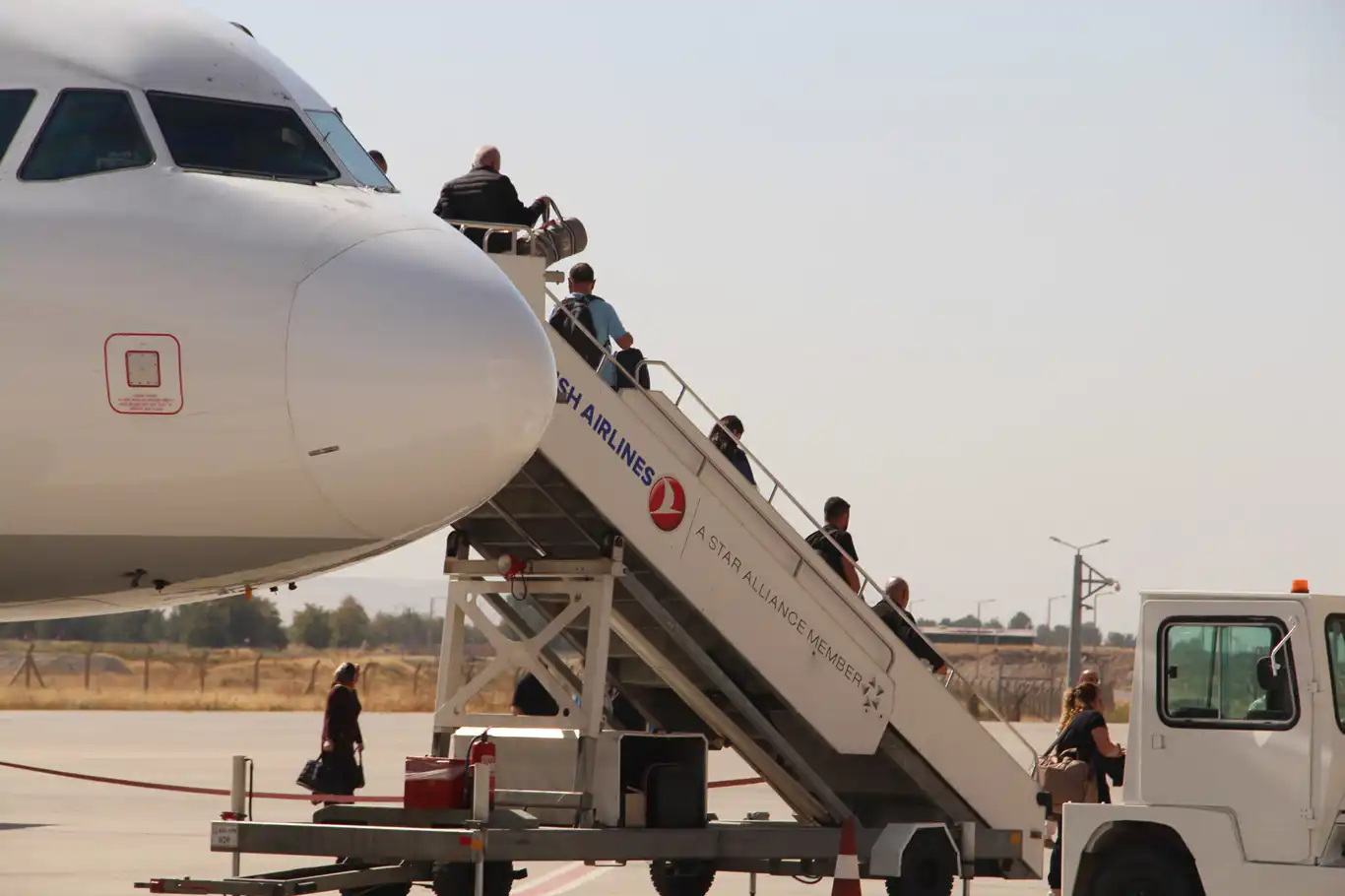 Uçak biletlerinde iki kademeli fiyat dönemi: Yolcuya erken rezervasyon çağrısı