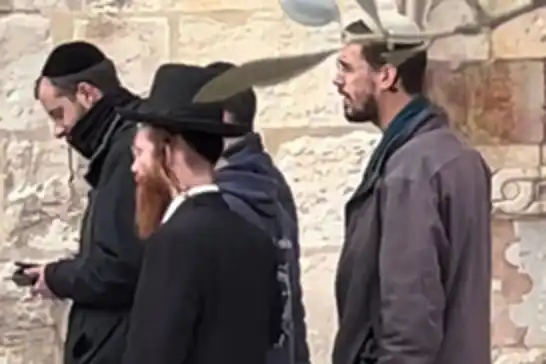 بذريعة عيد الحانوكا..المستوطنون الصهاينة يواصلون اقتحام المسجد الأقصى