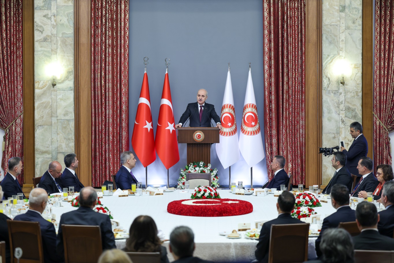 TBMM Başkanı Kurtulmuş, 16. Büyükelçiler konferansı kapsamında büyükelçileri kabul etti