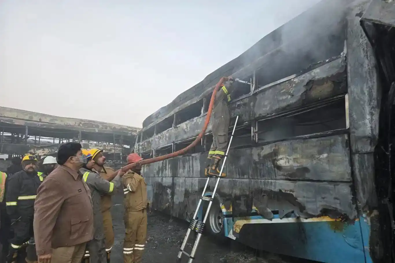 At least 15 killed, dozens injured in massive highway pile-up in northern India