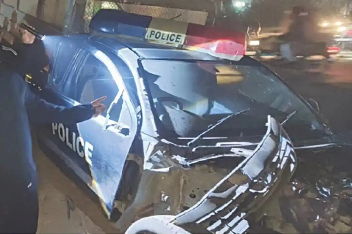 برخورد خودروی پلیس با قطار در پاکستان؛ ۲ کشته و ۳ زخمی