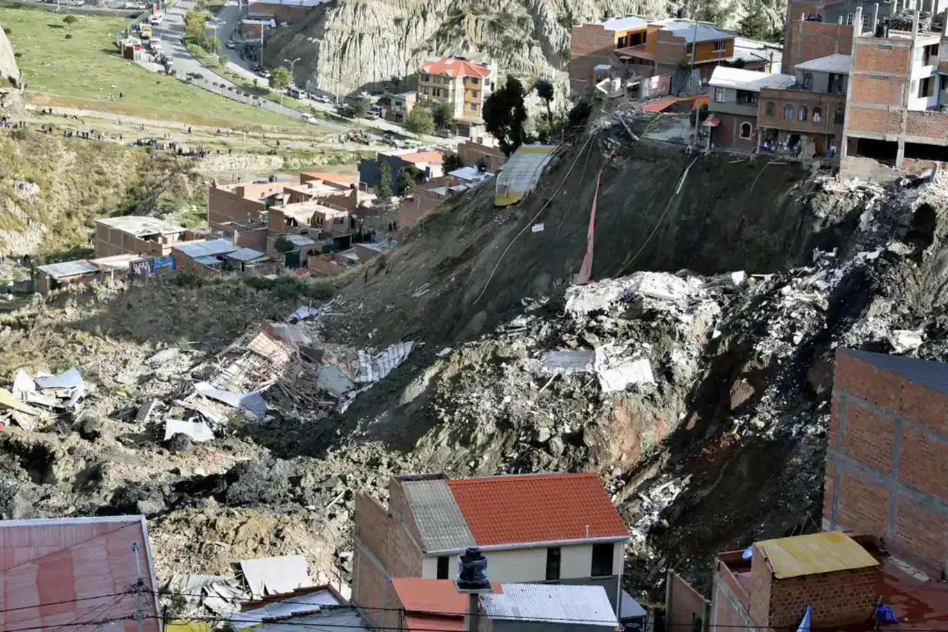 لافاو لە بۆلیڤیا: ٢٠ کەس گیانیان لەدەستداوە و ٢٤ کەس بێسەروشوێنن