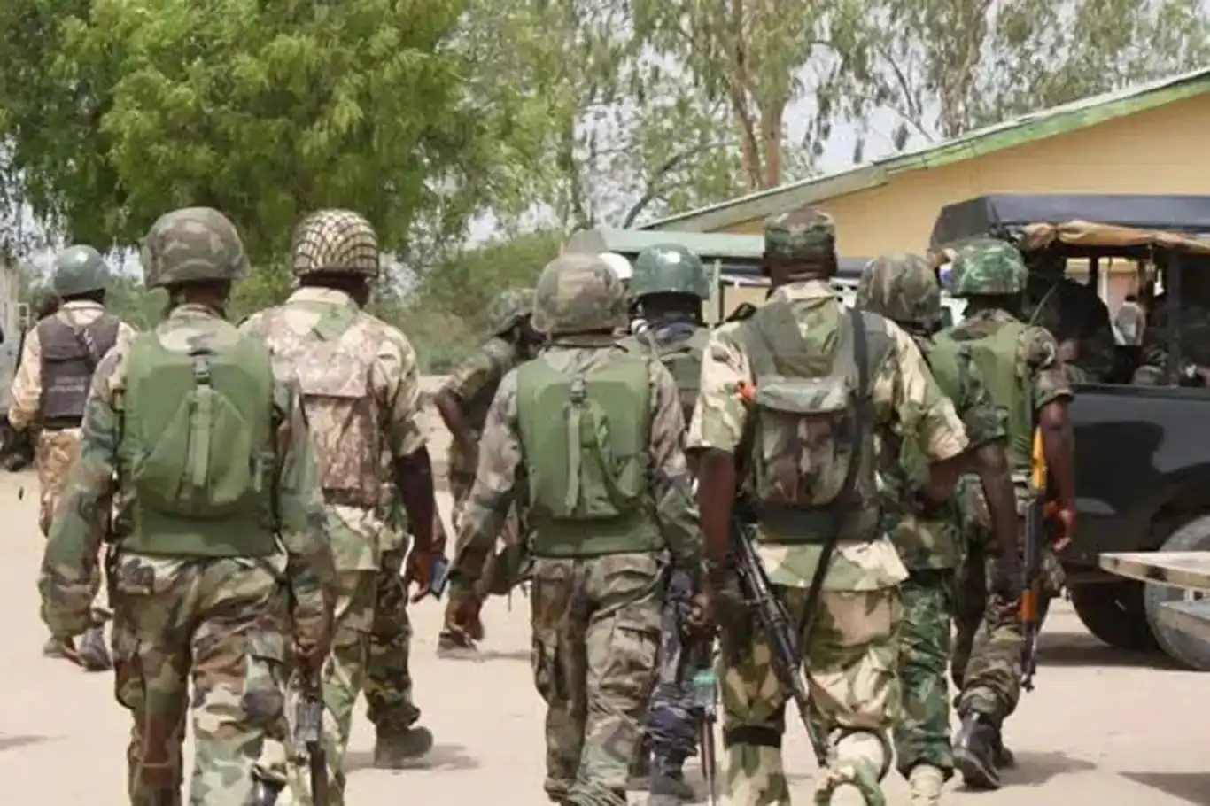 لە نێجیریا لە ئەنجامی هێرشێکی چەکداری ٥ سەرباز گیانیان لەدەستدا