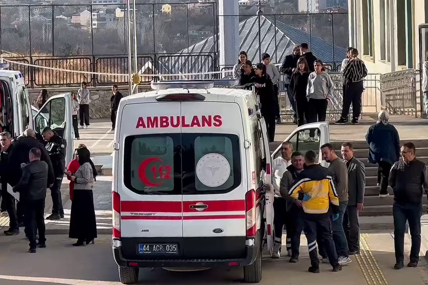 Malatya gıda zehirlenmesi şüphesi: 10 öğrenci hastaneye kaldırıldı
