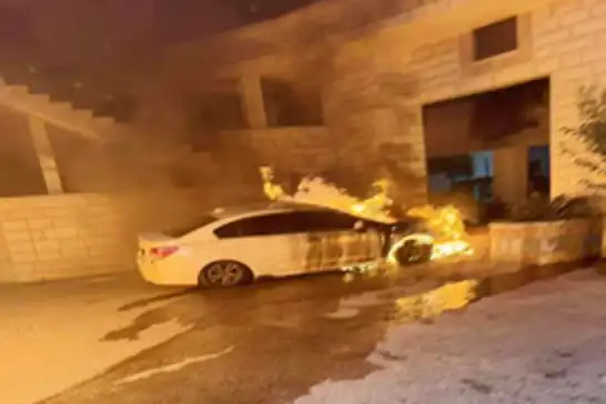 Batı Şeria'da Yahudi terörü: Filistinlilerin araçları ateşe verildi